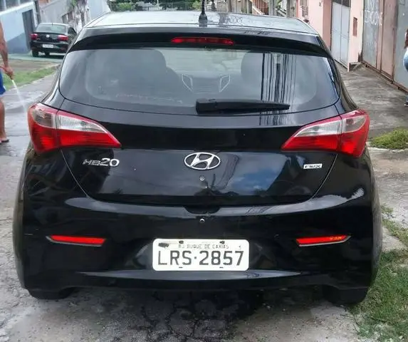 Alugo HB20 hatch - Ano 2015 com GNV