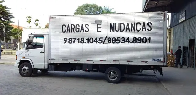 Faço fretes e mudanças/carroceria