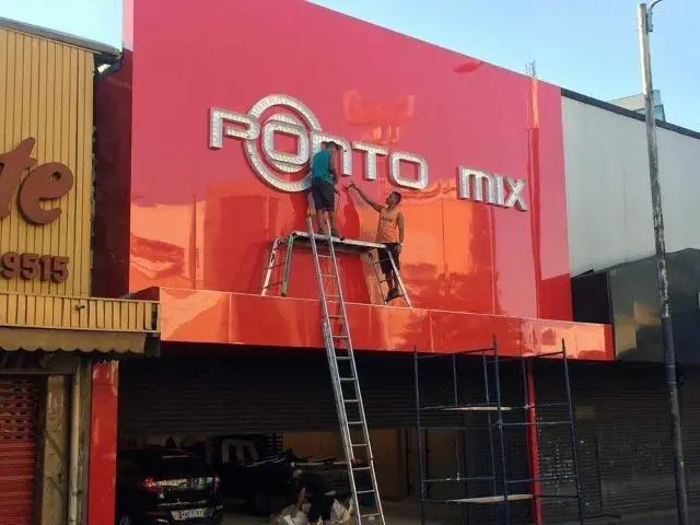 Letreiro de ACM / PVC expandido / Letras com iluminação de LED