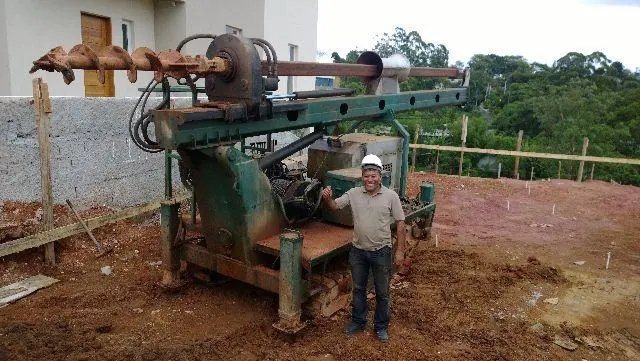 Estacas Strauss ( bate-estaca ), Escavada ( perfuratriz ) e Tubulões - Tugitech