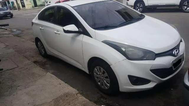 Alugo hb20 sedan 2015 automático