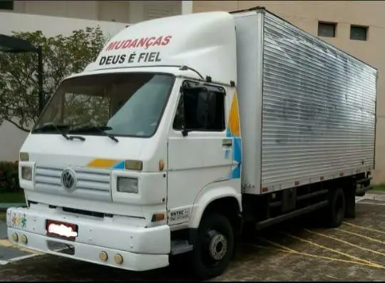 Caminhão Baú Disponível Mudanças e Fretes Aceito Cartão