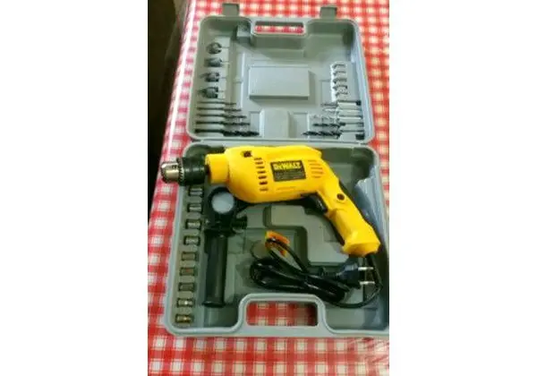 Furadeira e Parafusadeira Dewalt 800w Nova