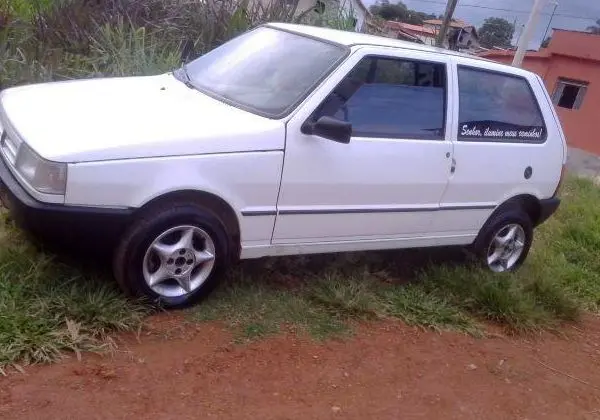 Fiat Uno pego moto - 2000