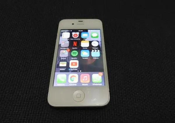 IPhone 4s branco 16gb com acessórios
