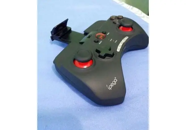 Controle Bluetooth IPEGA 9025 para celulares, tabelas e pc