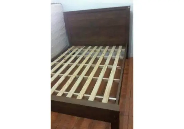 Cama e roupeiro
