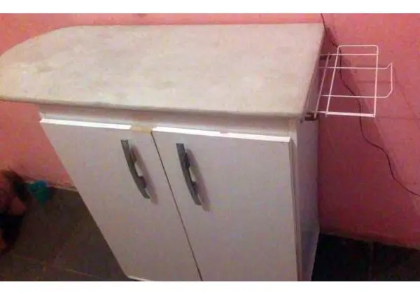 Vendo uma lida mesa de passa