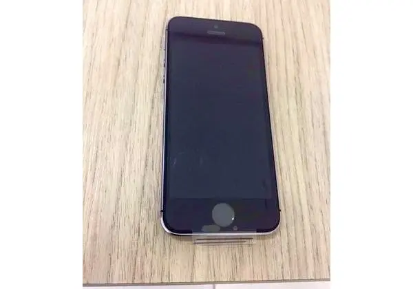IPhone 5s de 16gb semi novo