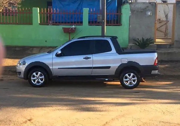 Fiat strada treking cabine dupla - 2013