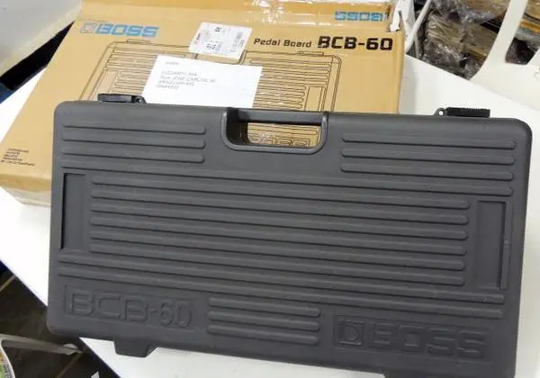 Maleta para pedais boss bcb-60