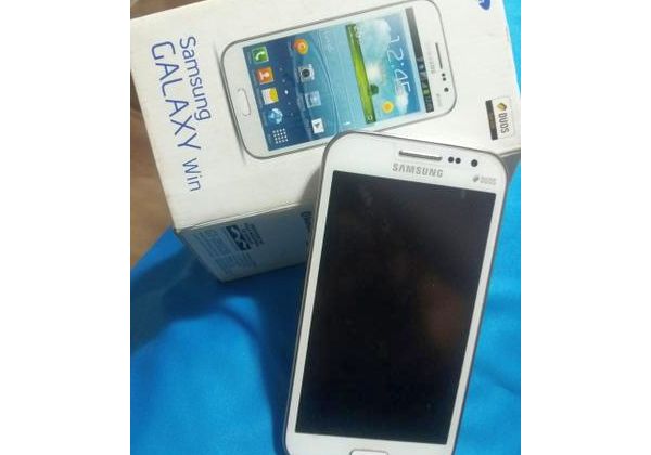 Celular Samsung Galaxy win duos