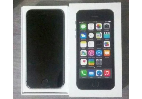 Apple iPhone 5S, iOS 10.3.1, 16GB, Câmera 8MP, 4G, Desbloqueado - Cinza Espacial Seminovo