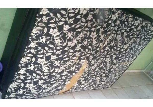 Vendo cama boxe de casal acoplada