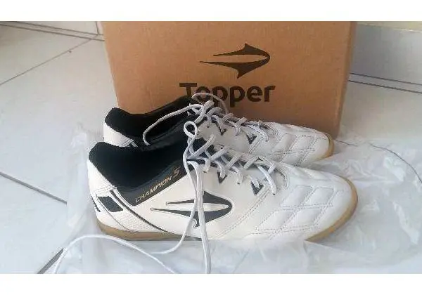 Chuteira Topper