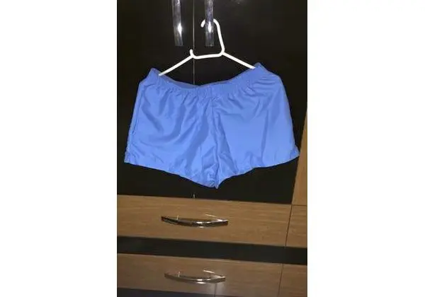 Short azul