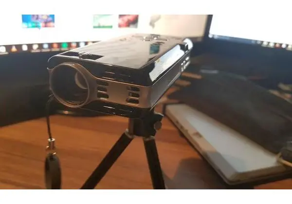 Projetor portátil Led HD 80 polegadas