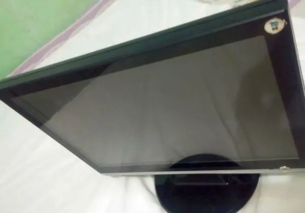 Monitor lcd coloured 15 polegadas