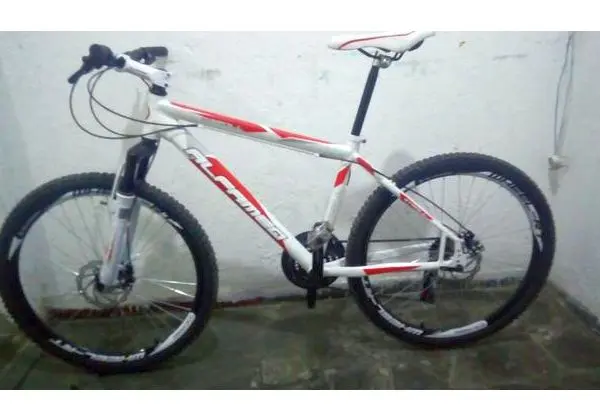 Bike Alfameq Stroll Freio a disco e Câmbio Shimano Aro 26 - Semi nova