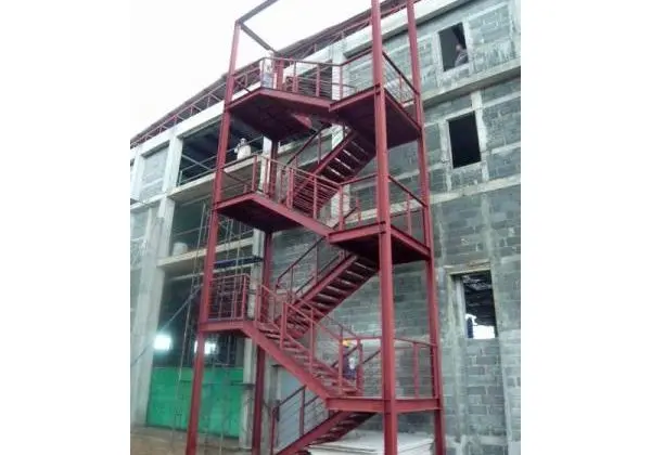 Escadas metálicas
