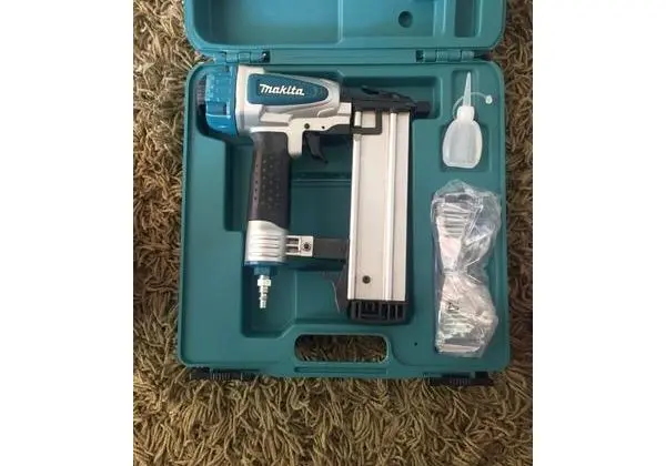 Pinador Pneumático Modelo - AF505 nunca foi usado. gratis 10.000 pinos