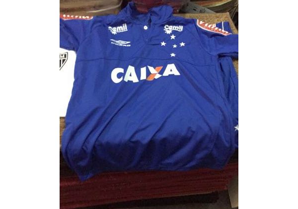 Camisa do Cruzeiro modelo 2017