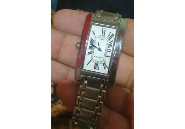 Relógio Cartier Leia o anúncio