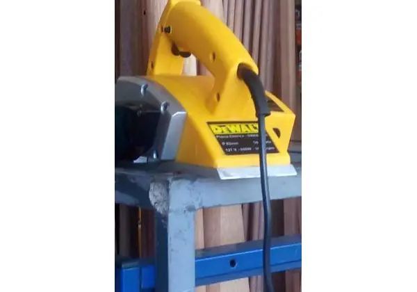 Plaina eletrica profissional 110v imperdivell