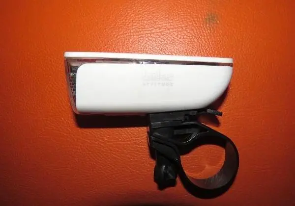 Farol para Bike marca Attitude, em Led 20 LUX