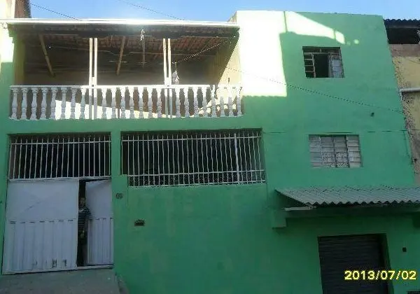 Um imovel com duas casas grande oportunidade
