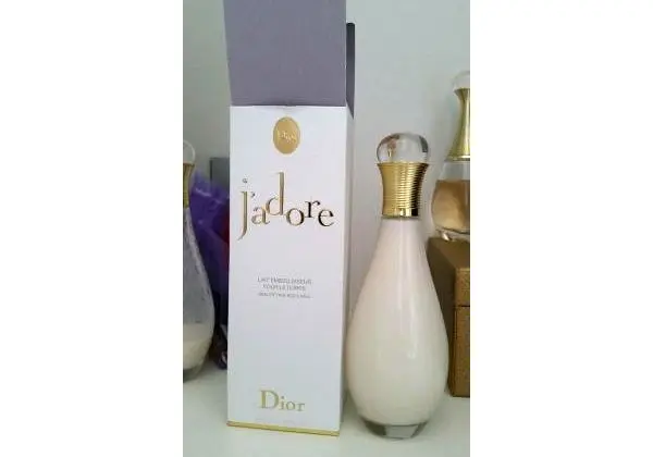 Hidratante corporal j'adore body milk 150ml