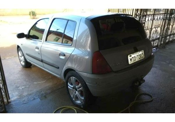 Clio 2003 - 2003