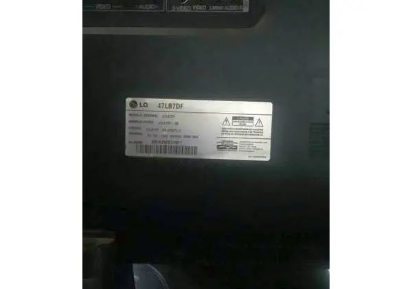 Vende-se televisão 47 polegadas