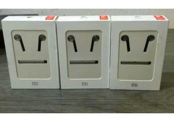 Fone de Ouvido Xiaomi Hybrid Dual Drivers Mi In Ear Piston