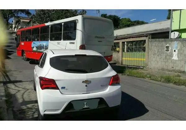 Onix Lt - 2017