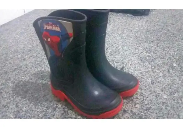 Bota e Tênis infatil