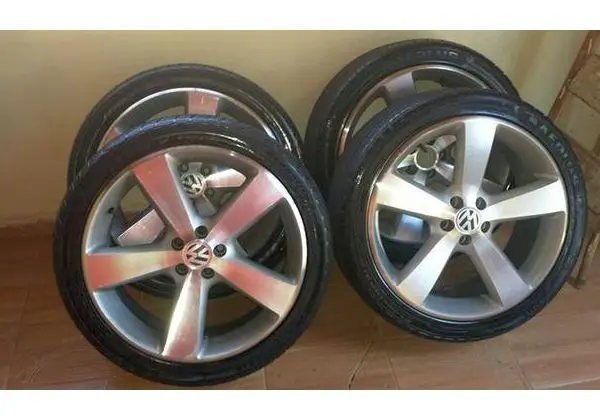 Roda aro 18 c pneus