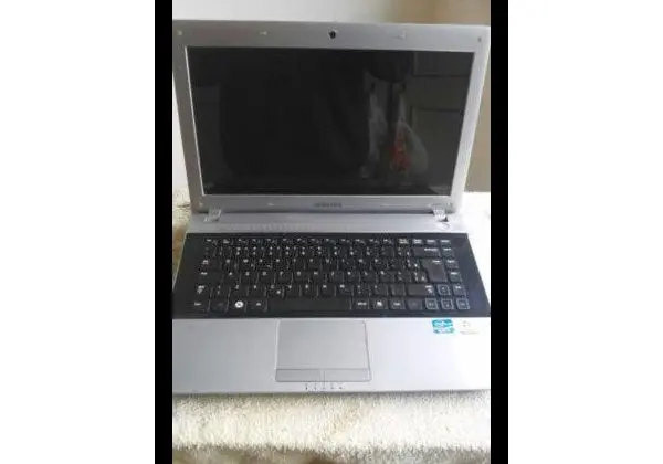 Vendo sansung vr411 i3