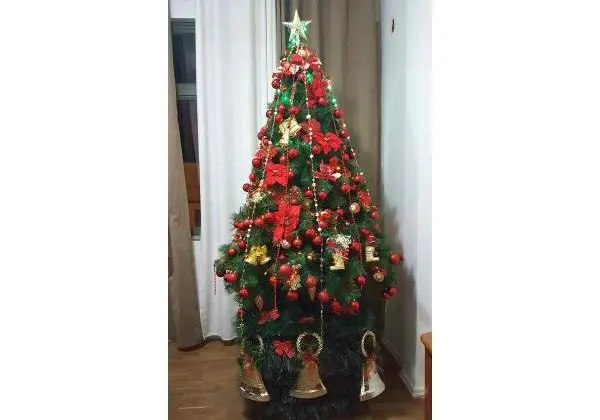 Arvore de natal com TODOS os enfeites da foto