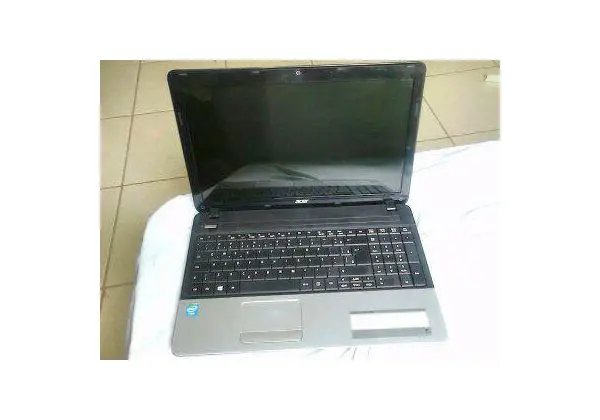 Notebook Acer E1 - 571 séries - com pramos e pago avista em dinheiro