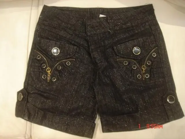 Vende-se roupa qualquer uma R$ 39.99 so p / limpeza meu armario