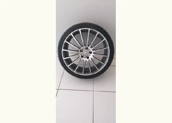 Rodas AMG Aro 20 da Mercedes-Benz