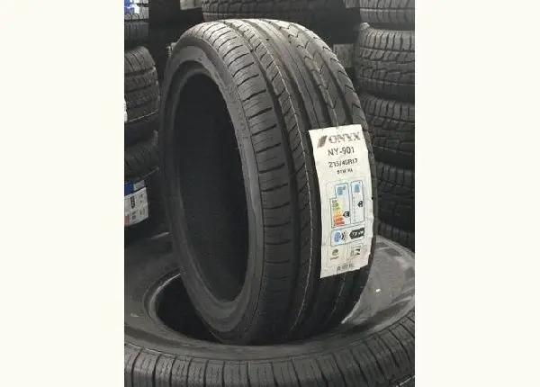 Pneu 215/45 aro 17 novo Original