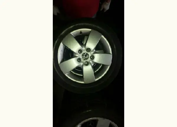 Roda aro 16 VW Kombi Estrela Prata 5X112 Jogo usado