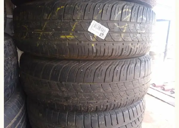 Jogo de pneus 175/65/15 Pirelli