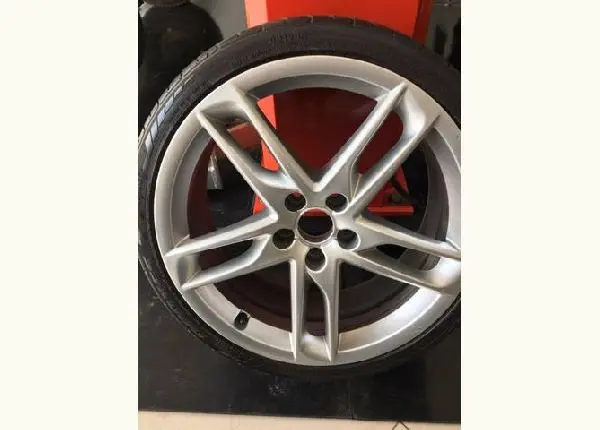 Rodas aro 19 pneus 2 novos e 2 semi novos