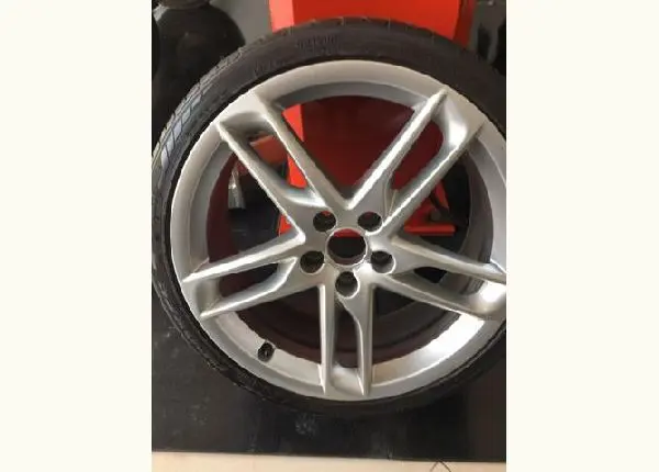 Rodas aro 19 pneus 2 novos e 2 semi novos