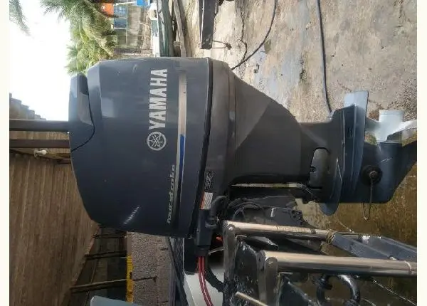 Motor de popa Yamaha 90 4t