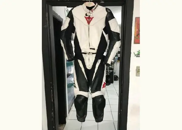 2799 em 10x s/ juros. Macacão feminino Dainese Laguna Seca Lady 52 Eur 2 peças seminovo