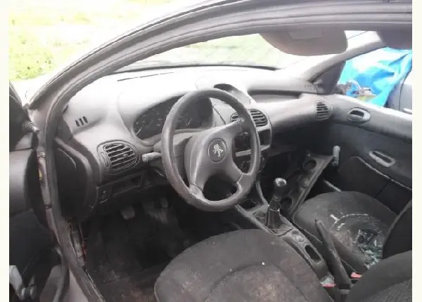 Peugeot 206 1.4 2 portas para retirada de peças
